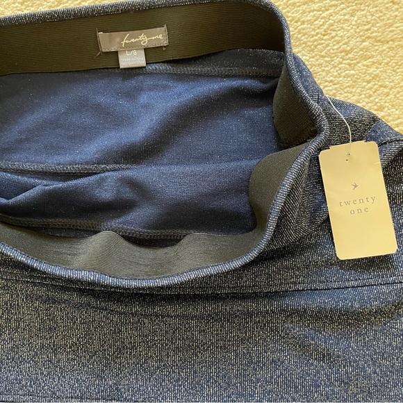 Forever 21 Stretch Mini Skirt Denim Blue With Silver Metallic Threads Size Large - Picture 8 of 8